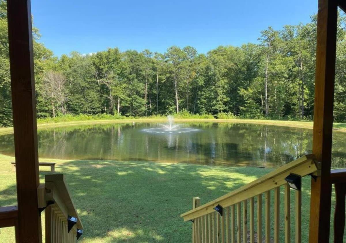 Serene 1Br Cabin Near Nc Z00 With Loft & Waterview Asheboro Kültér fotó