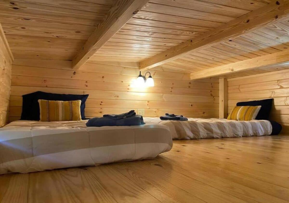 Serene 1Br Cabin Near Nc Z00 With Loft & Waterview Asheboro Kültér fotó
