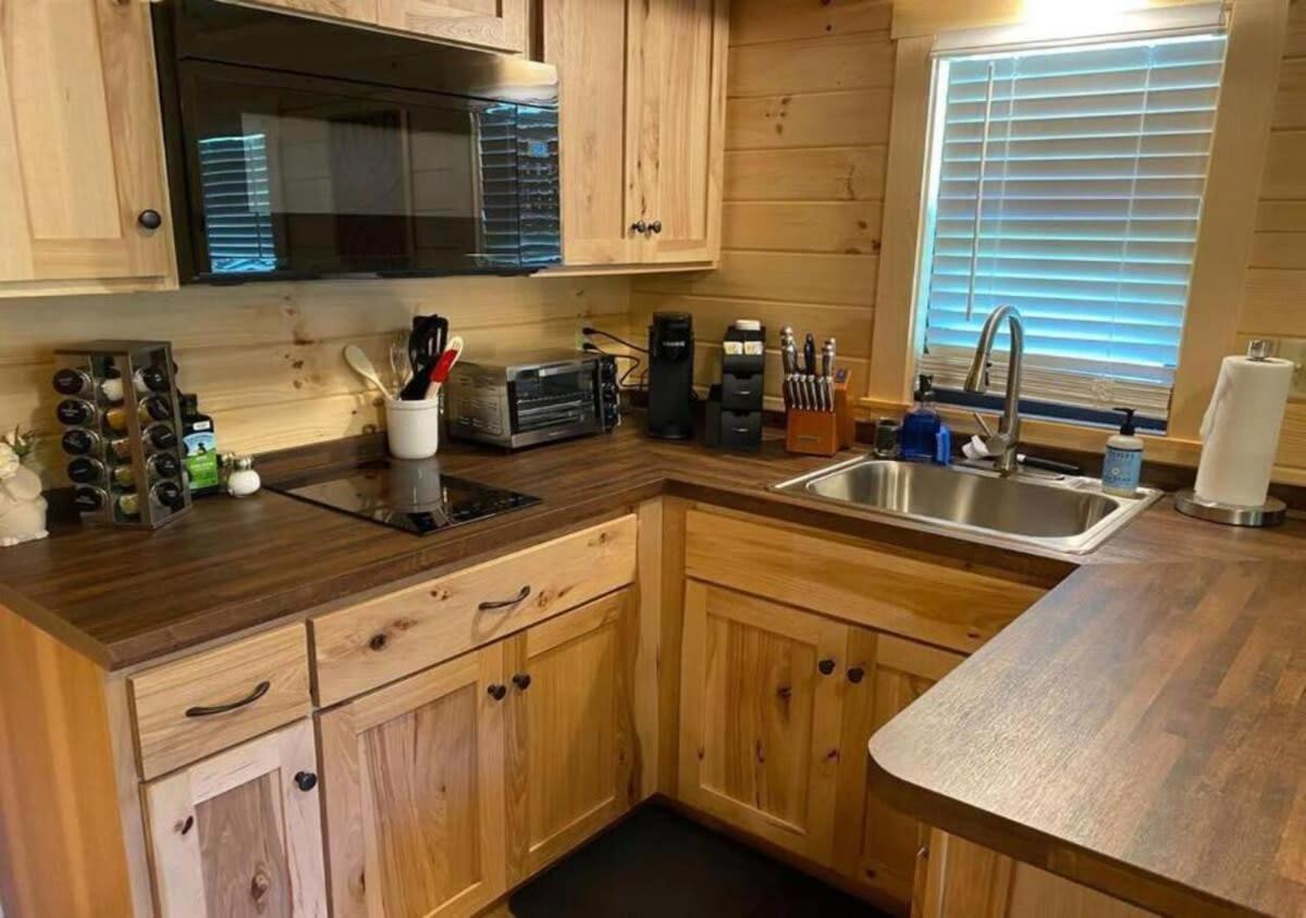 Serene 1Br Cabin Near Nc Z00 With Loft & Waterview Asheboro Kültér fotó