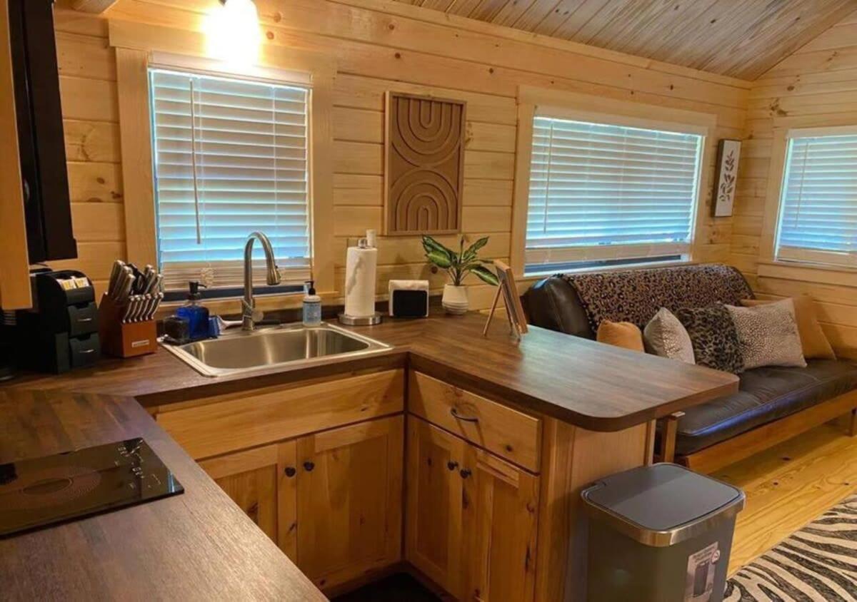 Serene 1Br Cabin Near Nc Z00 With Loft & Waterview Asheboro Kültér fotó